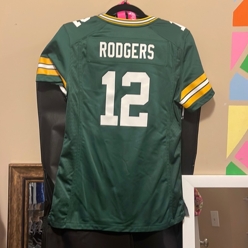Womens Nike packers jersey small
